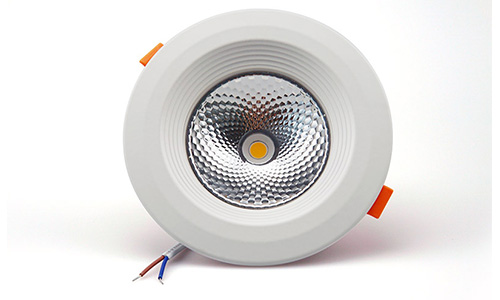 อะไรคือความแตกต่างระหว่างสปอตไลท์เพดาน COB LED และสปอตไลท์แบบดั้งเดิม